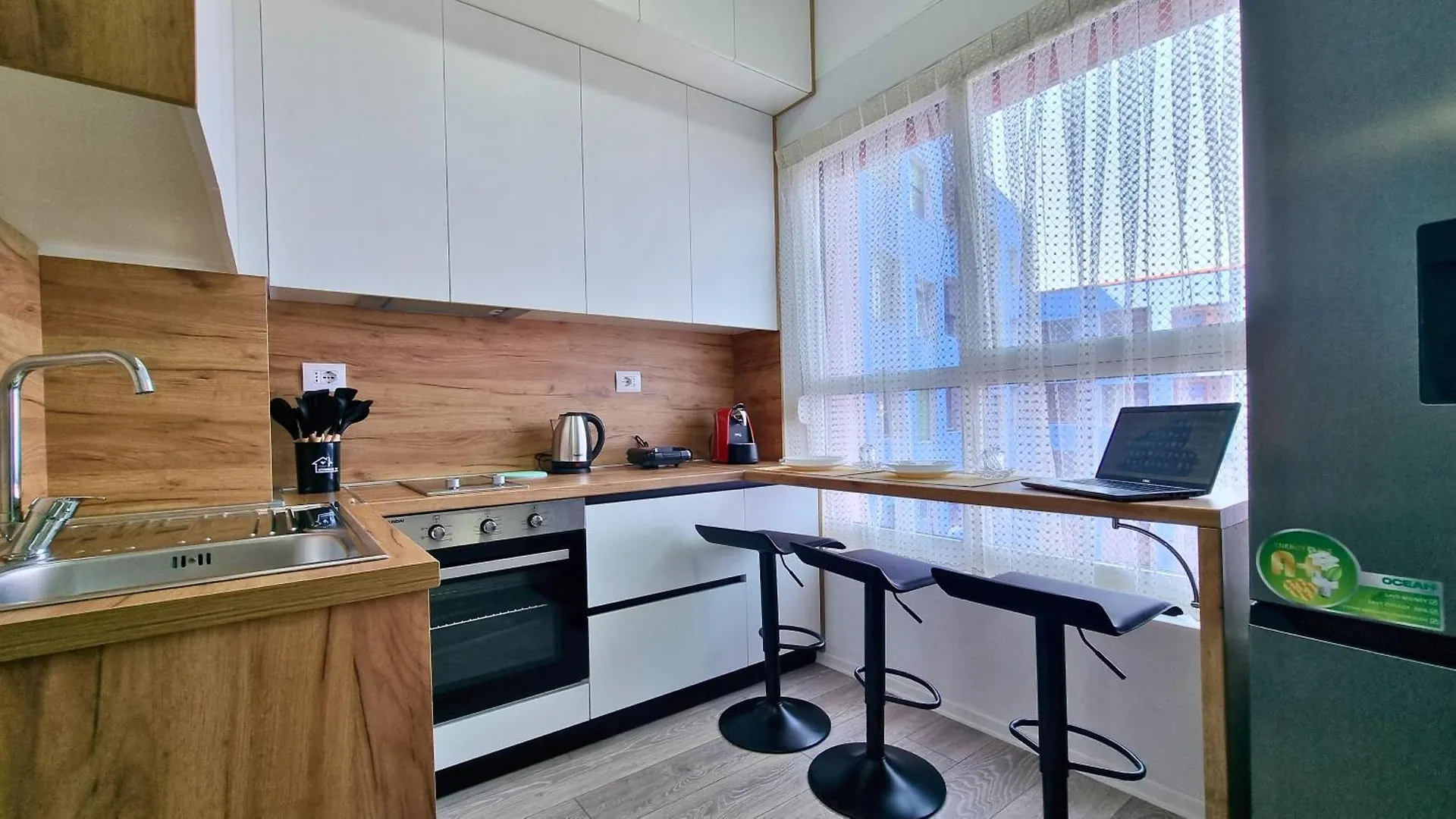 Apartment Cozy 2Br Condo Free Parking-Wifi-Ac-Dryer Tirana Albania