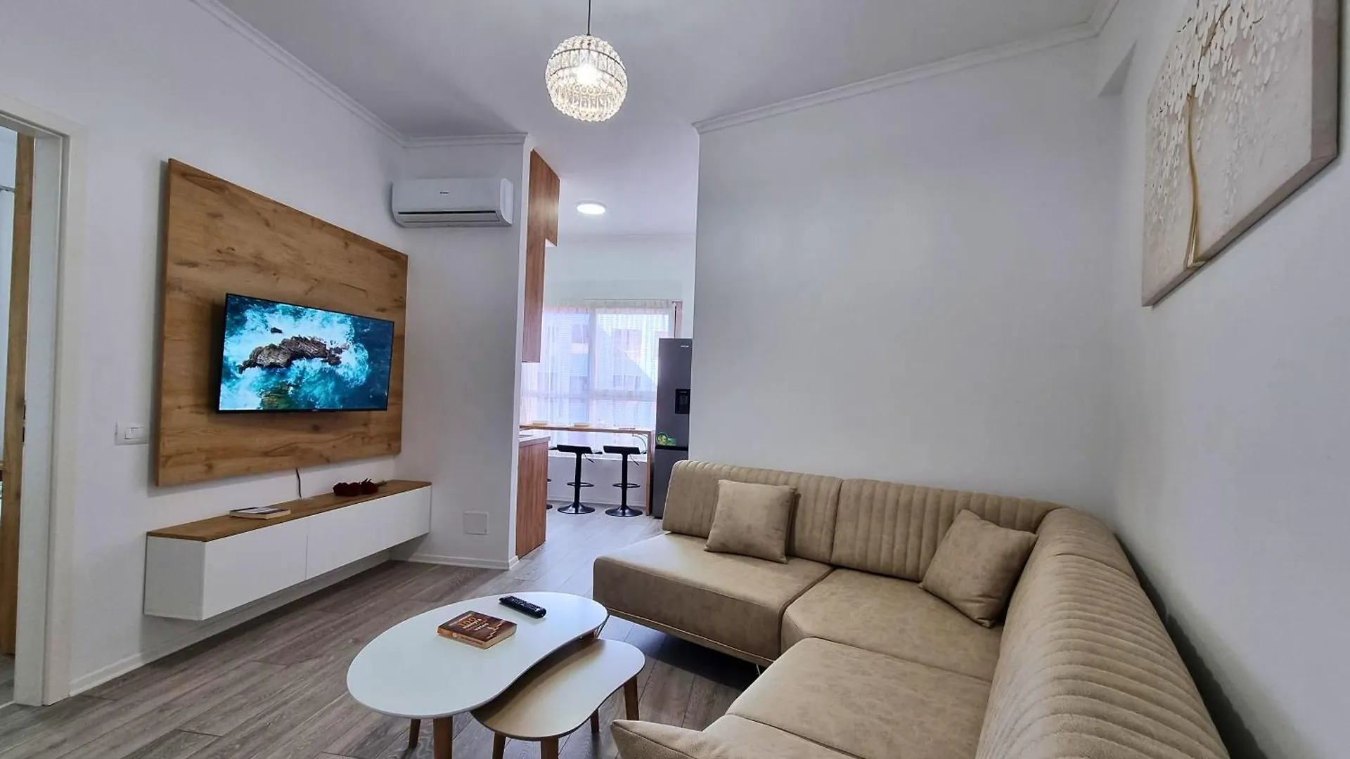 Cozy 2Br Condo Free Parking-Wifi-Ac-Dryer Tirana